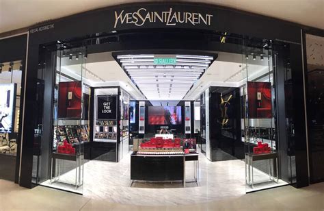 The first YSL boutique .